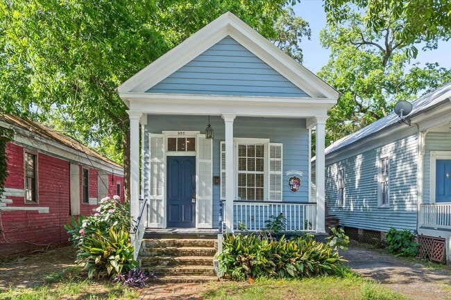 property at 957 Savannah St