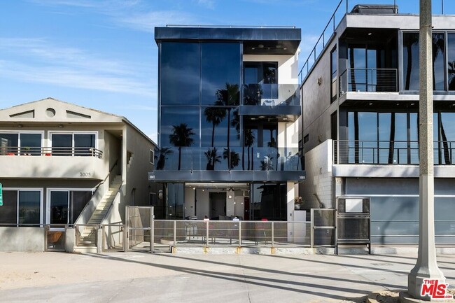 3007 Ocean Front Walk in Los Angeles, CA - Building Photo - Building Photo