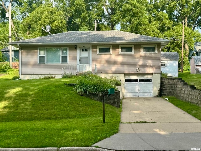 property at 918 25th St