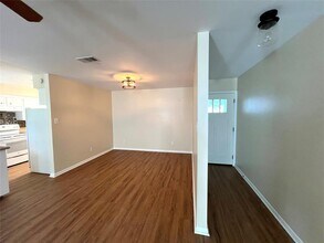 3002 Glen Ct in Huntsville, TX - Building Photo - Building Photo