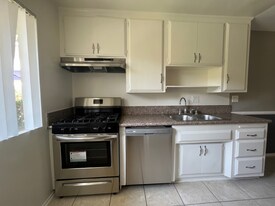 5430 Corteen Pl in Los Angeles, CA - Building Photo