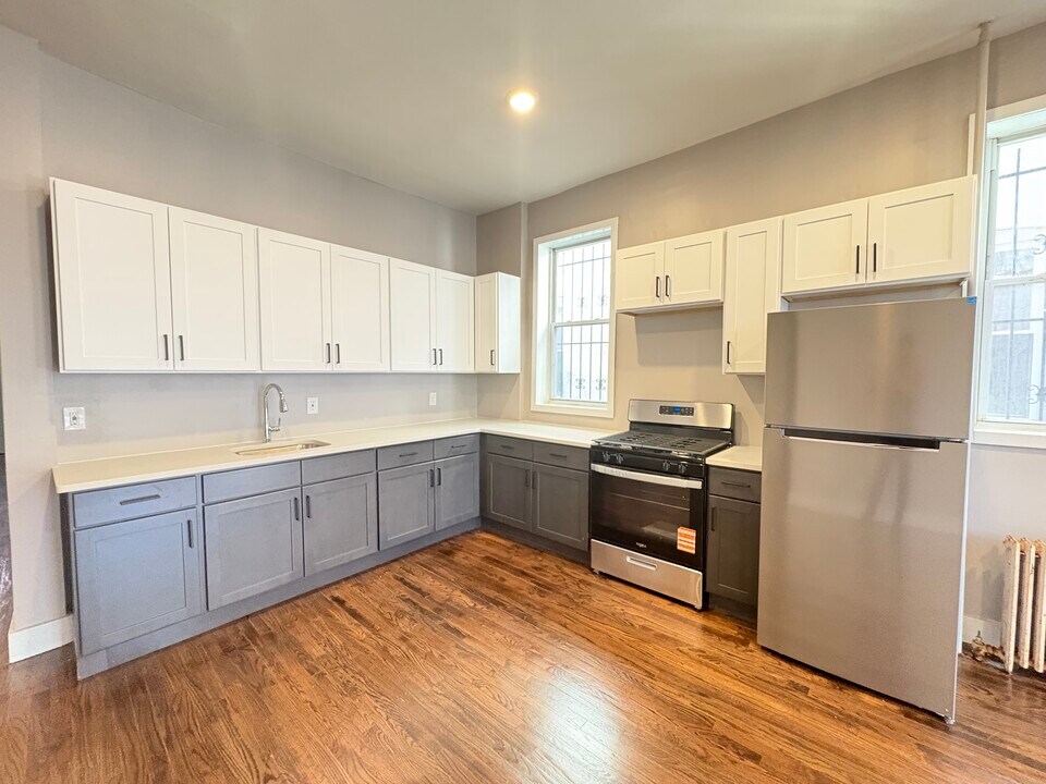 246 Fulton Ave in Jersey City, NJ - Building Photo