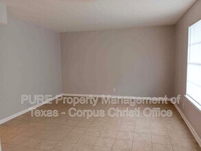 3535 Cottonwood St in Corpus Christi, TX - Building Photo - Building Photo