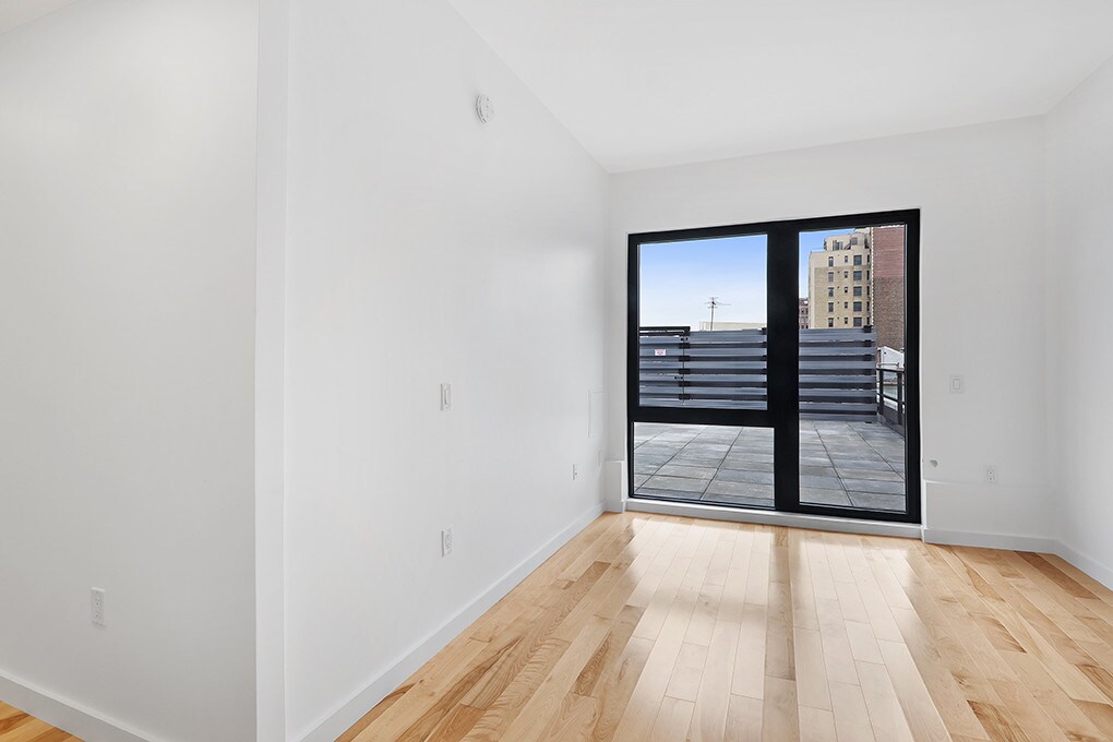 63 W 104th St in New York, NY - Building Photo