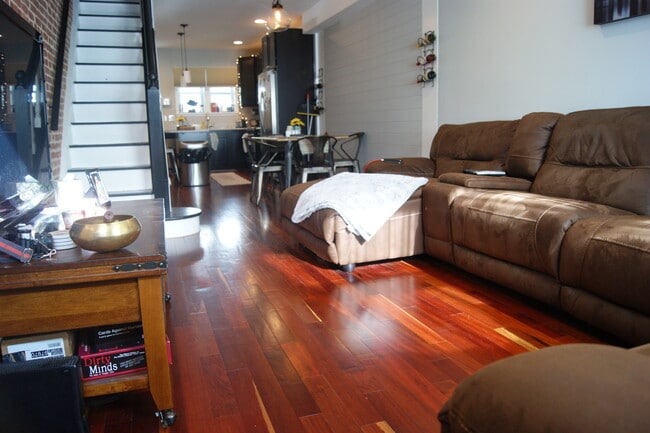 335 S Robinson St in Baltimore, MD - Building Photo - Building Photo