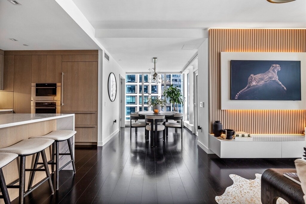 150 Seaport Blvd in Boston, MA - Foto de edificio