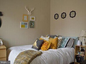 300 Lombard St in Philadelphia, PA - Building Photo - Building Photo