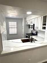 222 Shady Ln Dr in Fort Worth, TX - Building Photo - Building Photo