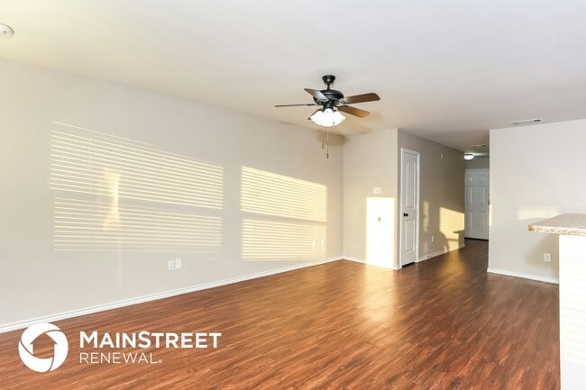 10748 Many Oaks Dr in Fort Worth, TX - Building Photo - Building Photo