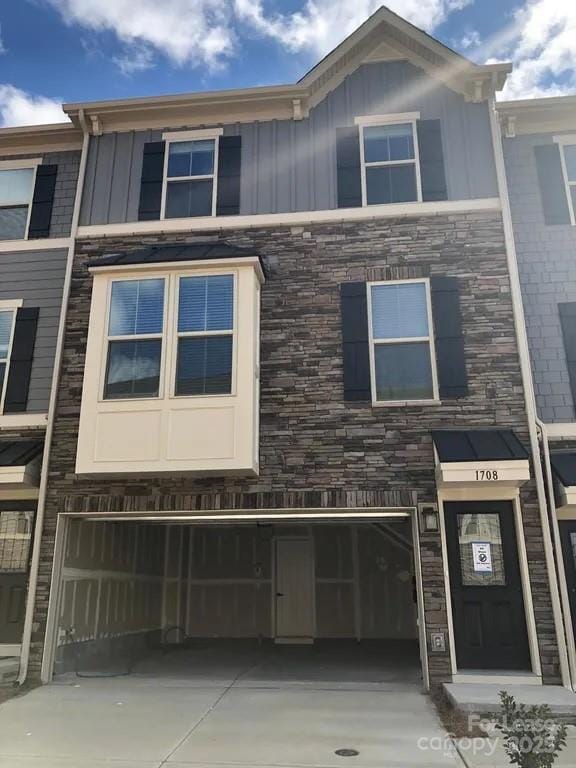 property at 1708 Town Oak Ln