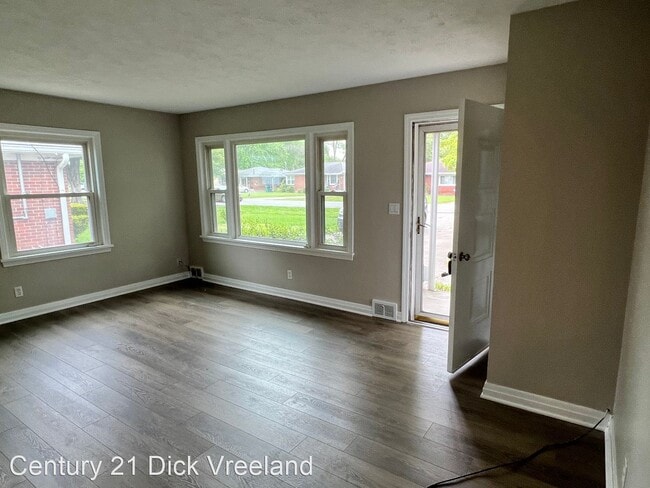 2029 Lynn Lea Rd photo'