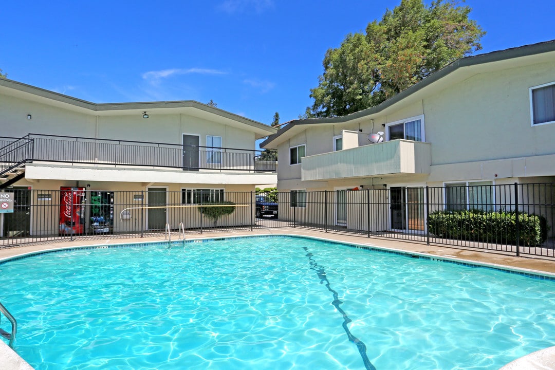 The Mark in Hayward, CA - Foto de edificio