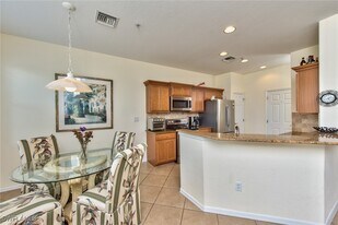 12859 Carrington Cir in Naples, FL - Building Photo