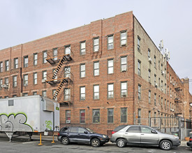 90-19 88th Ave in Jamaica, NY - Foto de edificio - Building Photo