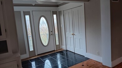 2221 WI-83 in Hartland, WI - Building Photo - Building Photo