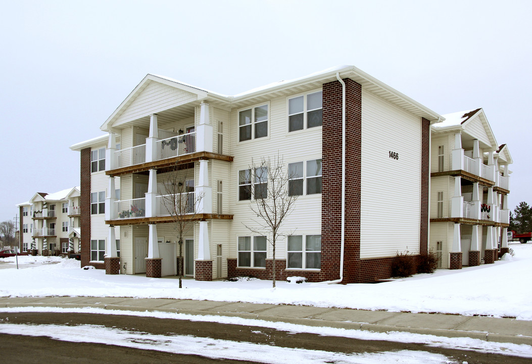 Gateway Village Apartments in Delano, MN - Foto de edificio