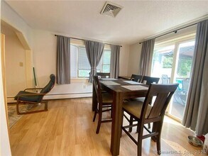 36 Indian Hill Ave in Portland, CT - Foto de edificio - Building Photo