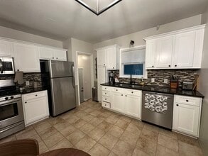 4008 67th St in Urbandale, IA - Building Photo - Building Photo