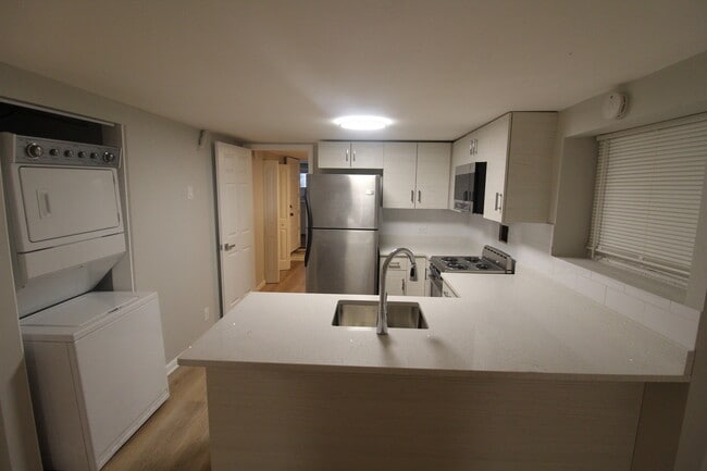 3723 N Whipple St in Chicago, IL - Building Photo - Building Photo