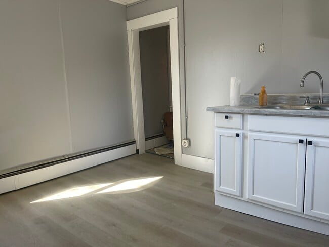 288 Genesee St, Unit #2 in Auburn, NY - Building Photo - Building Photo