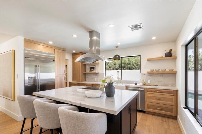 7553 E Woodshire Cove
