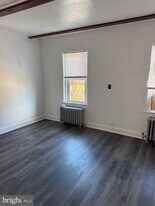 4820 Longshore Ave in Philadelphia, PA - Building Photo