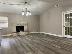 912 Jessica St in Ridgecrest, CA - Building Photo - Building Photo