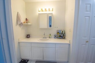 655 Concord Ave, Unit 403 in Cambridge, MA - Building Photo - Building Photo