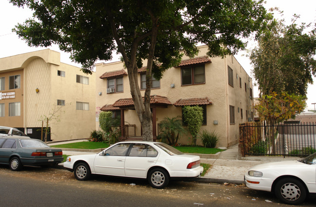 110-112 E Chestnut St in Glendale, CA - Building Photo - Building Photo