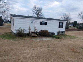 118 Foster Rd in Henderson, NC - Building Photo - Building Photo