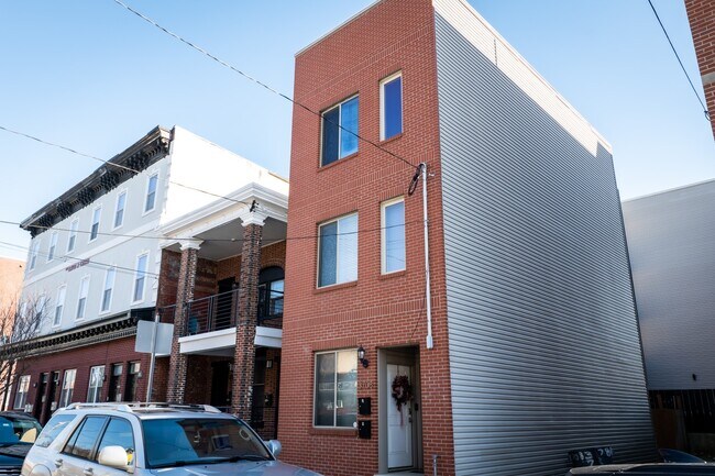 3708 Haverford Ave, Unit 1 in Philadelphia, PA - Foto de edificio - Building Photo