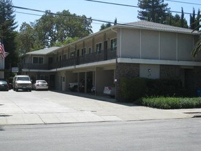 39 Claremont Ave in Redwood City, CA - Building Photo - Building Photo