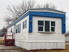 711 N 19th St in Hamilton, IL - Building Photo