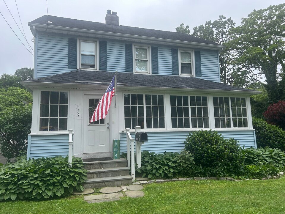 359 West Ave in Darien, CT - Building Photo