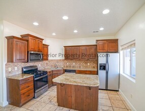 2075 S Sir Monte Dr in Saint George, UT - Building Photo - Building Photo