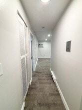 75 Vine St, Unit B4 in Saugus, MA - Foto de edificio - Building Photo