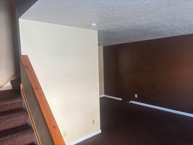 4958 Caroline Dr in Warrensville Heights, OH - Building Photo - Building Photo