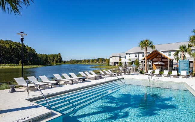 Cacema Townhomes in Kissimmee, FL - Foto de edificio - Building Photo