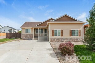10689 Darneal Dr in Fountain, CO - Building Photo