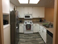 436 Crystal Dr photo'