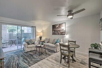 7474 E Earll Dr in Scottsdale, AZ - Building Photo - Building Photo