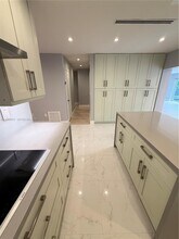 10330 SW 51st St in Miami, FL - Building Photo - Building Photo