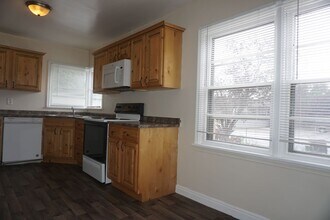 7996 S Main St in Midvale, UT - Building Photo - Building Photo