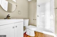 2414 Baker St photo'