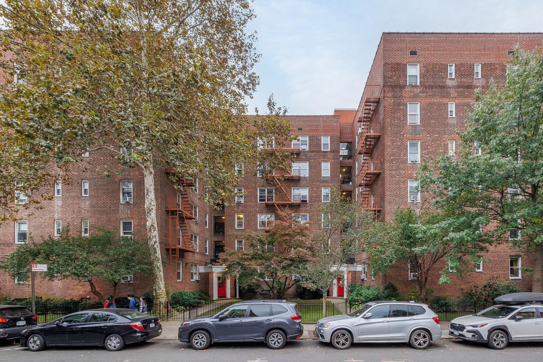 200-220 Congress St in Brooklyn, NY - Building Photo