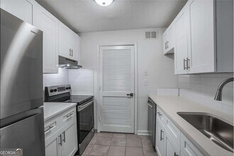 432 Granville Ct in Atlanta, GA - Building Photo - Building Photo