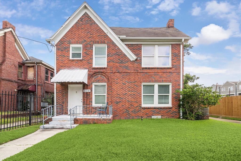 2113 Berry St in Houston, TX - Building Photo