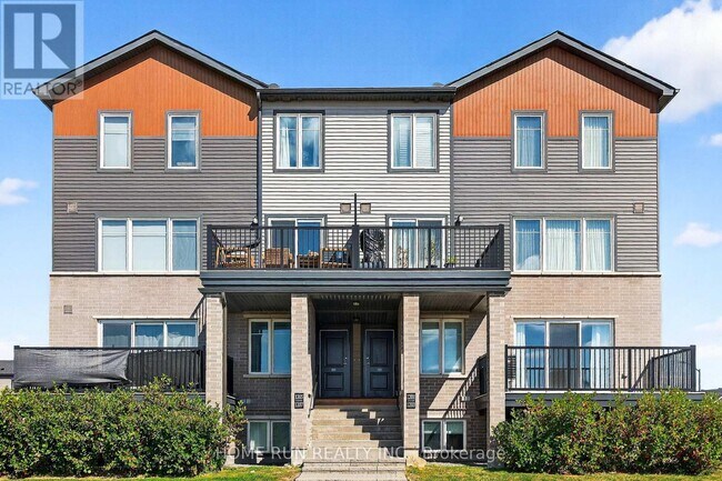 1201 Chapman Mills Dr in Ottawa, ON - Building Photo - Building Photo