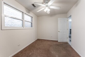 845 N Hoyne Ave in Chicago, IL - Building Photo - Building Photo