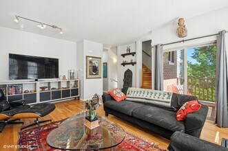 3910 N Kolmar Ave in Chicago, IL - Building Photo - Building Photo
